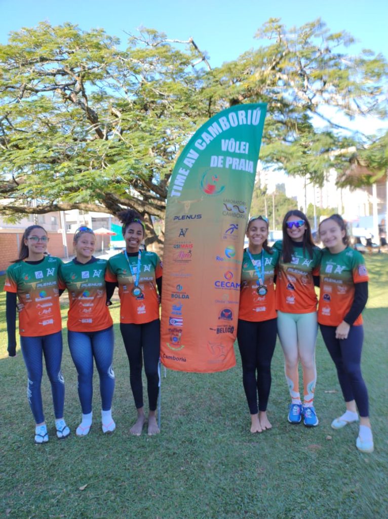 Medalha nas areias: Atletas de Camboriú conquistam a medalha de bronze na 2ª Etapa do Circuito Catarinense de Vôlei de Praia