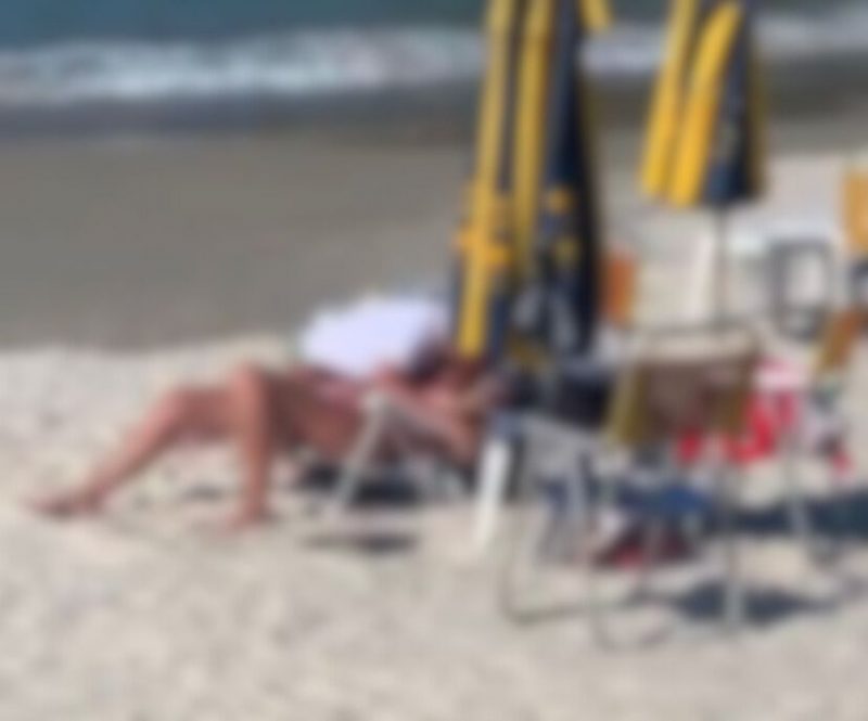 Buscas por casal flagrado em momento íntimo na praia movimenta hotéis e pousadas