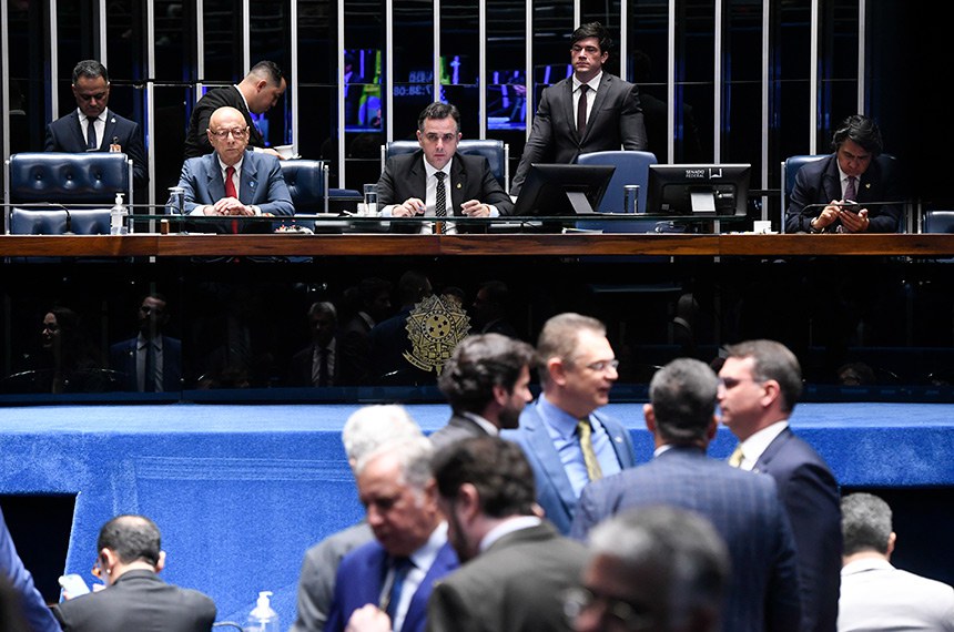 Senado aprova PEC que limita decisões individuais em tribunais  Fonte: Agência Senado