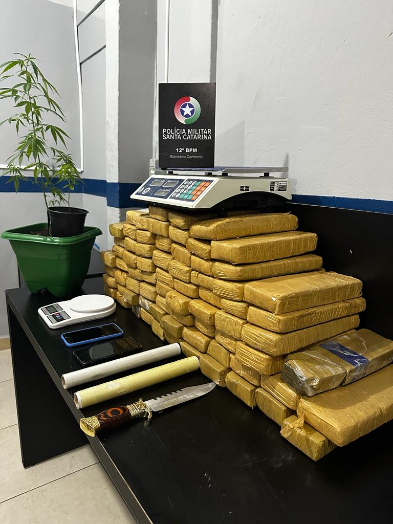 PM apreende 47 quilos de maconha em Camboriú