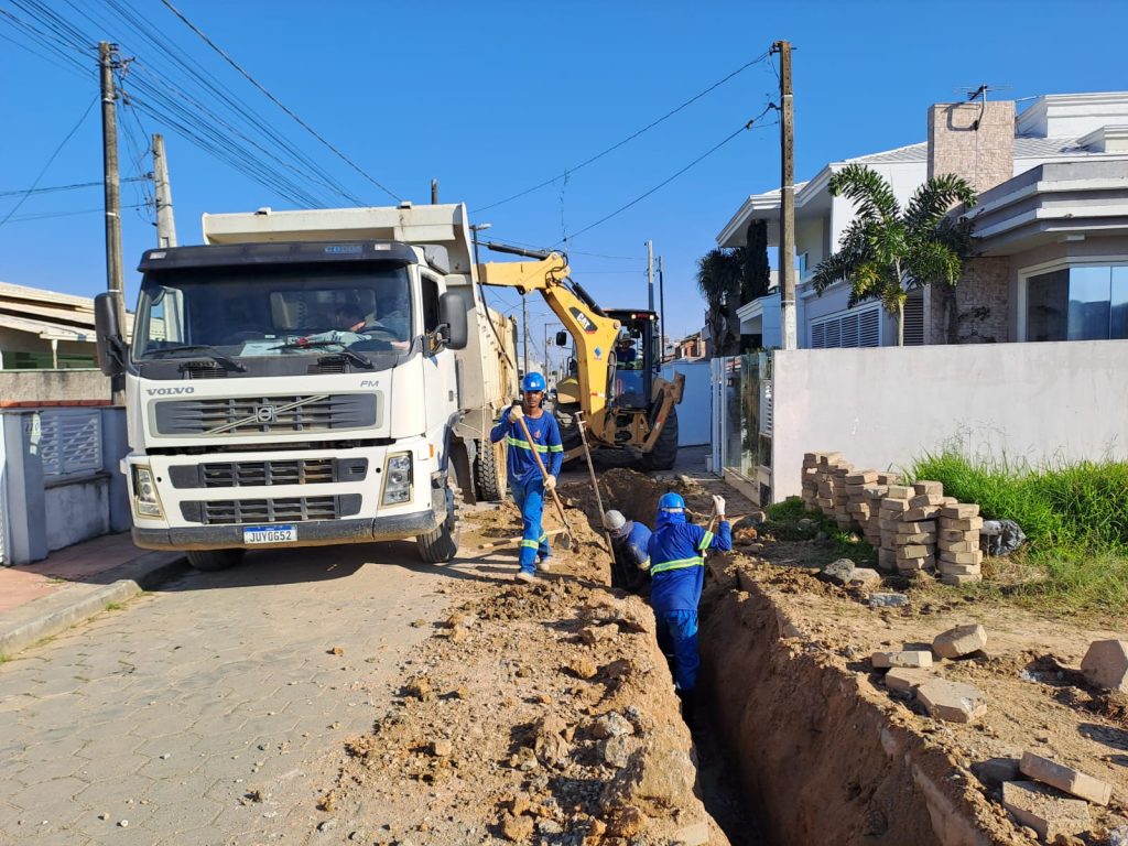 Águas de Penha retoma serviços de esgoto em Penha com foco na agilidade