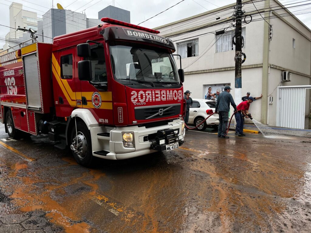 Estado tem 33 municípios atingidos e previsão indica instabilidade para o Sul catarinense