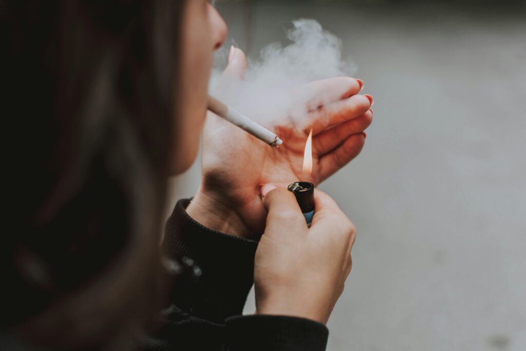 Lei aprovada em SC proíbe consumo de cigarros e derivados de tabaco em parques e playgrounds