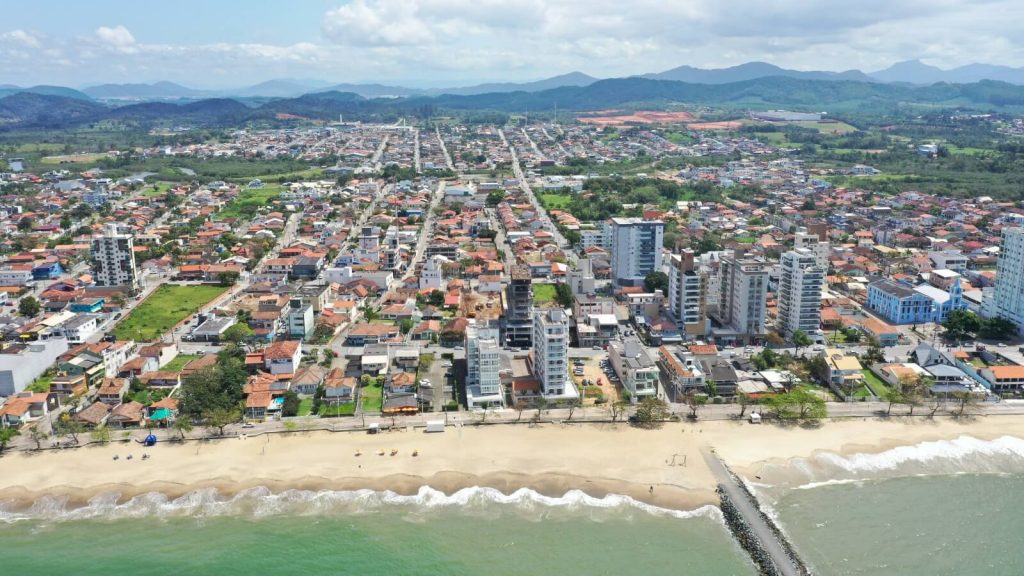 TCE suspende licitação para engordamento de praia por suposto sobrepreço de R$5,5 milhões