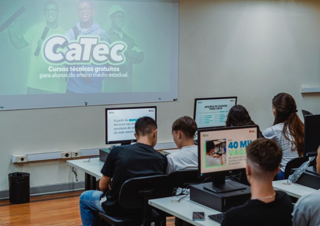 Inscritos têm até esta terça para confirmar matrículas nos cursos técnicos do CaTec