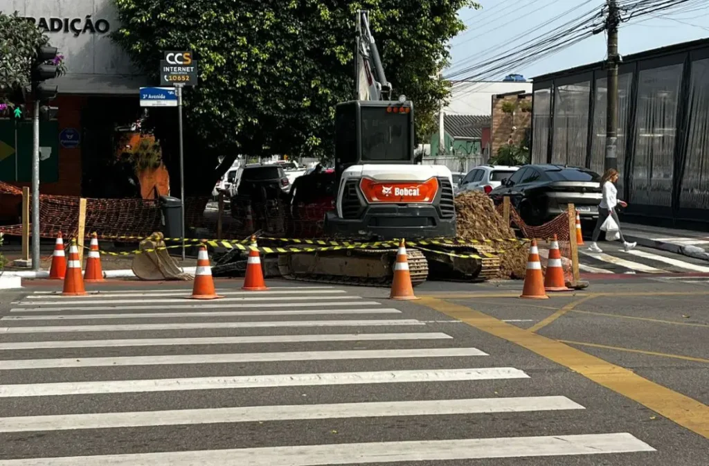 Obras da Emasa vão interditar o trânsito na 3ª Avenida nesta segunda-feira