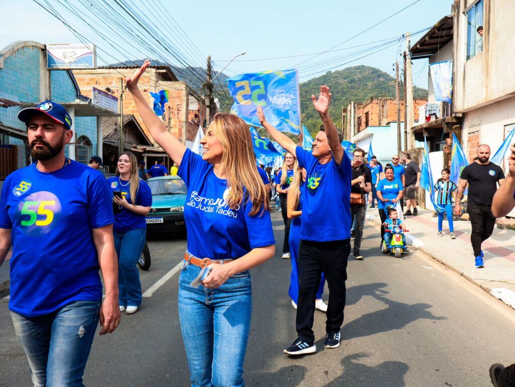 Nova pesquisa confirma liderança disparada de Juliana Pavan: 44,72%. Peeter segue na liderança da rejeição, com 18,26%