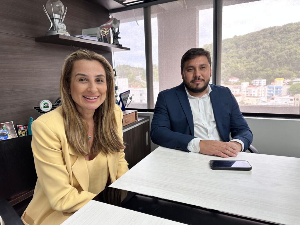 Juliana Pavan finaliza equipe de transição com Leandro Índio da Silva na controladoria e Jade Martins Ribeiro na saúde